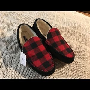 Lands’ End Men’s suede Moc Slippers